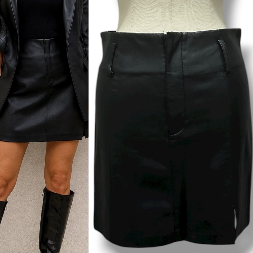 423 Forever 21 | NWOT Black Faux Leather Mini Skirt with Front Slit (size M)